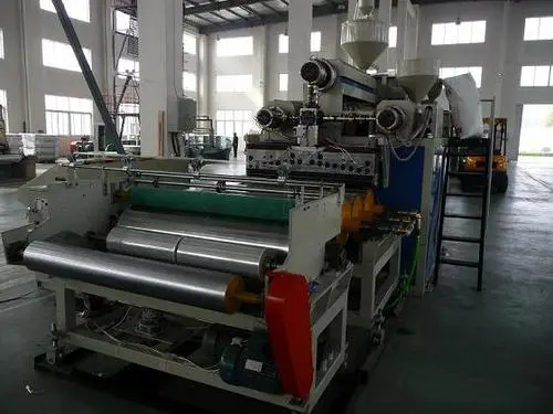 世界纏繞膜打包機械出現新的發(fā)展趨勢